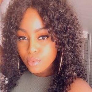 Meet your Posher, Nikeajah